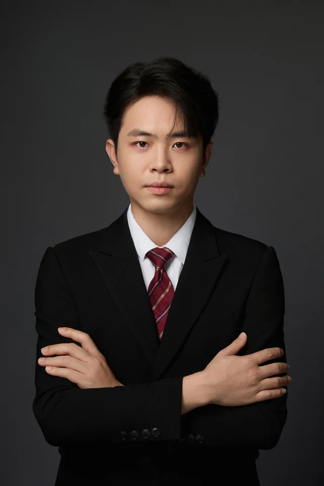 罗世港 / Allen Luo